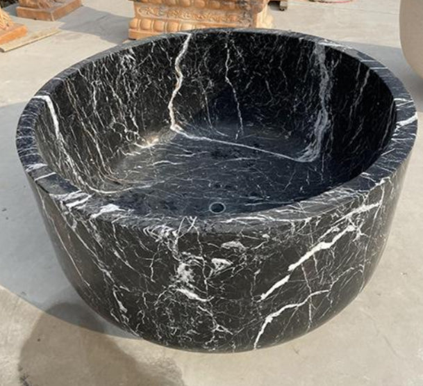 LUXURIOUS MARBLE BATH TUB BLACK AND WHITE
